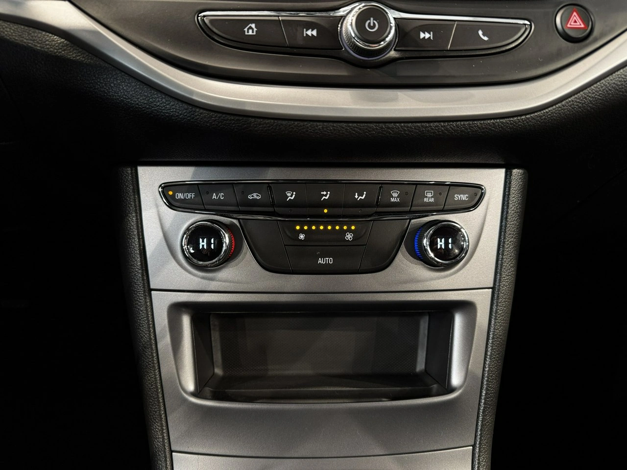 Opel Astra - Zdjęcie 22