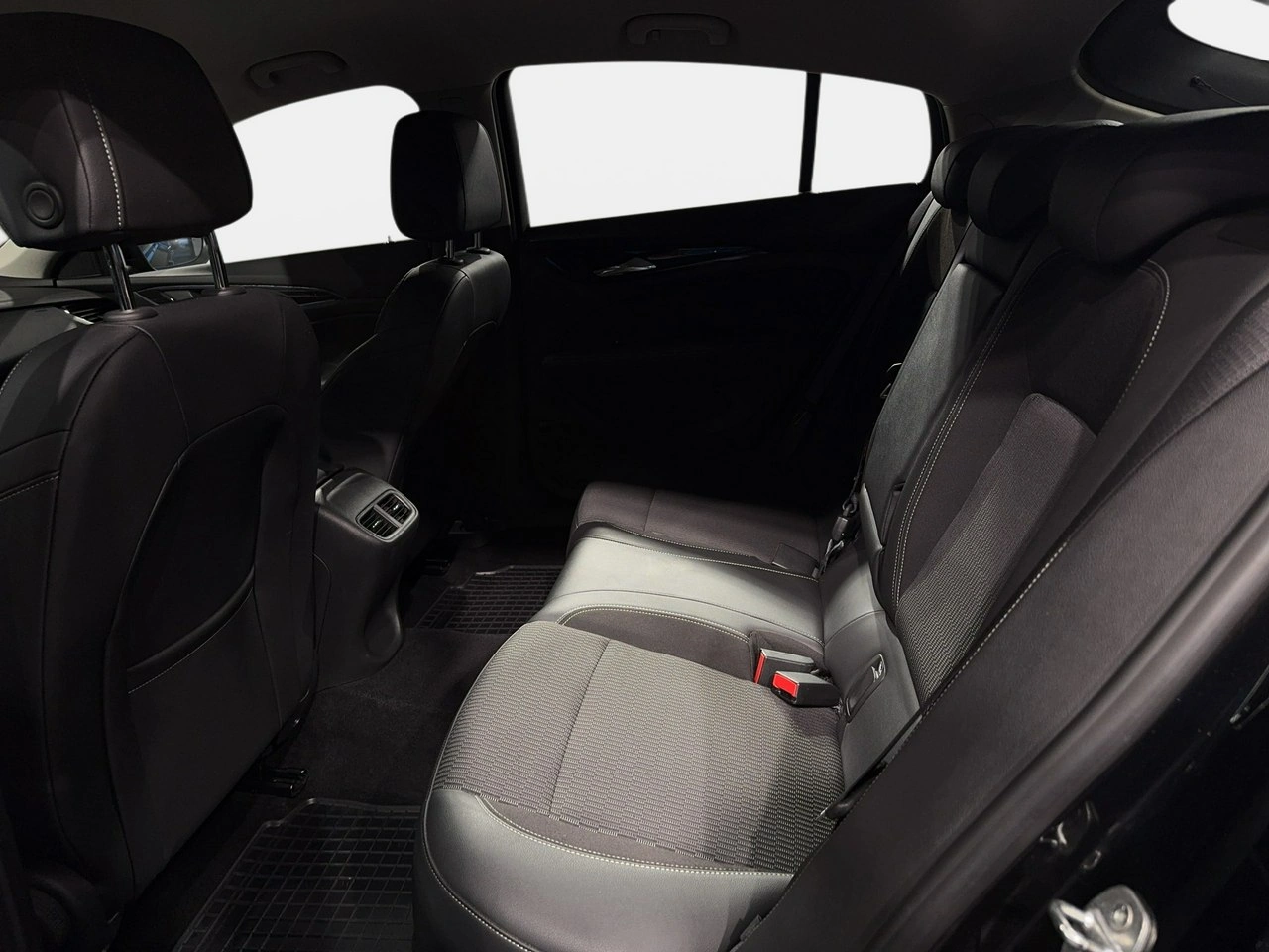 Opel Insignia - Zdjęcie 12