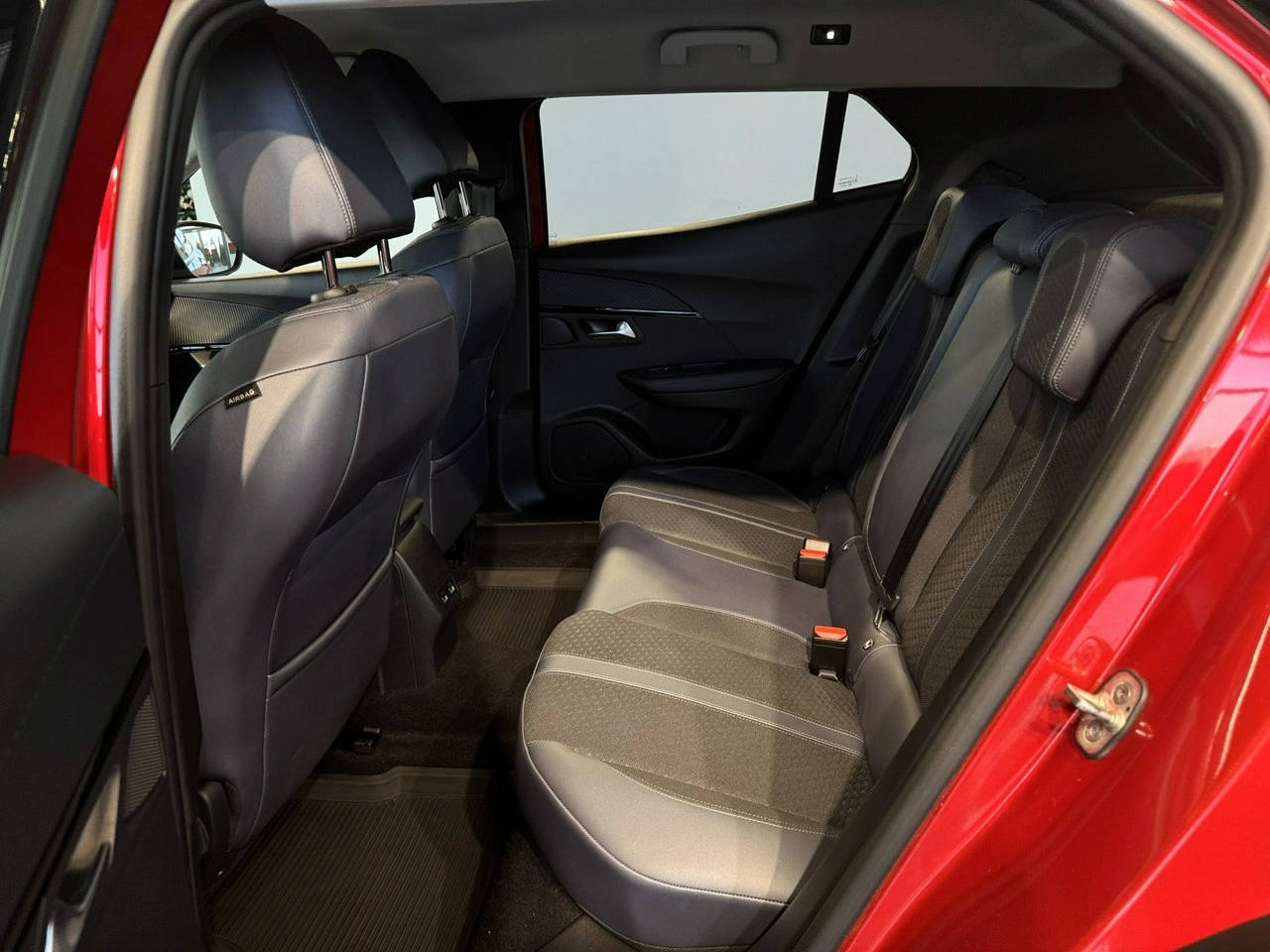 Peugeot 2008 - Zdjęcie 13