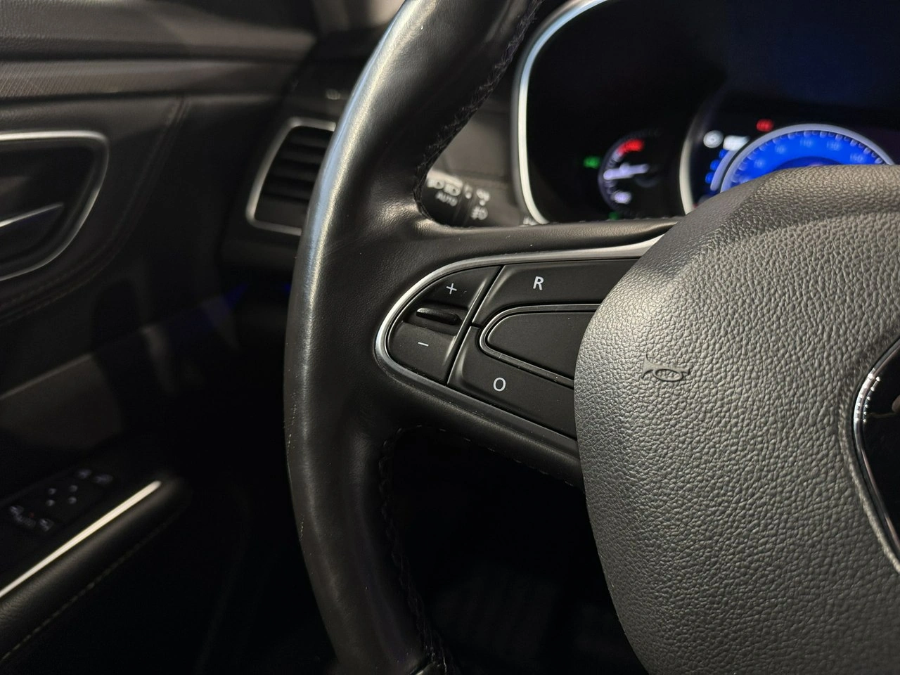 Renault Talisman - Zdjęcie 21