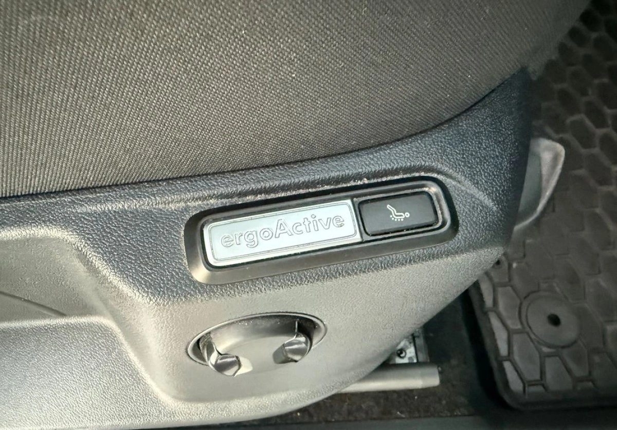 Volkswagen Tiguan - Zdjęcie 27