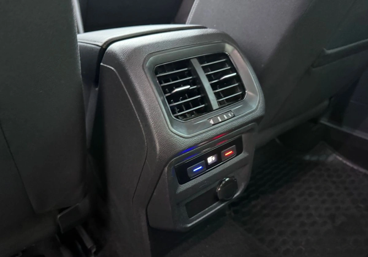 Volkswagen Tiguan - Zdjęcie 31