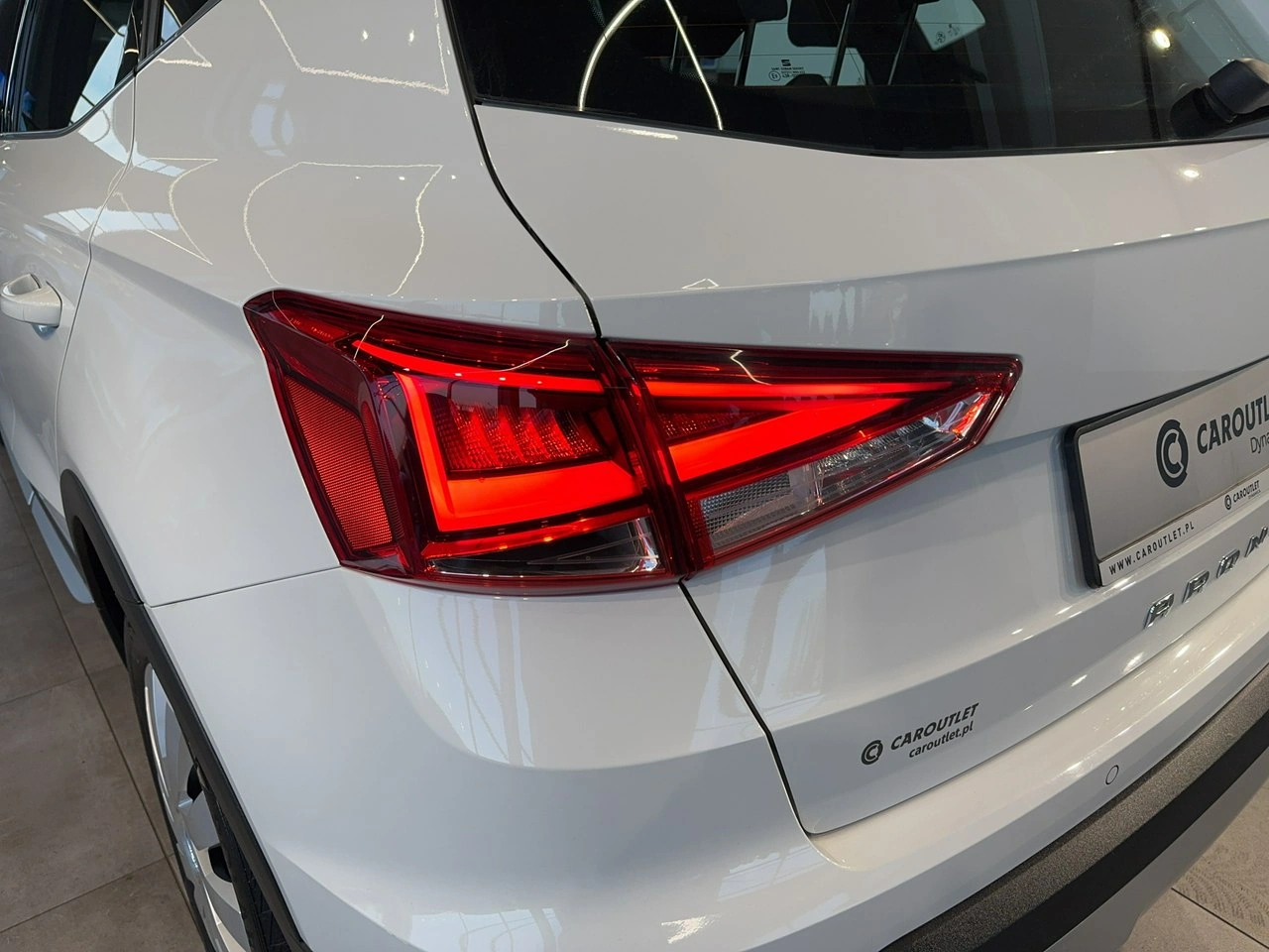 Seat Arona - Zdjęcie 10