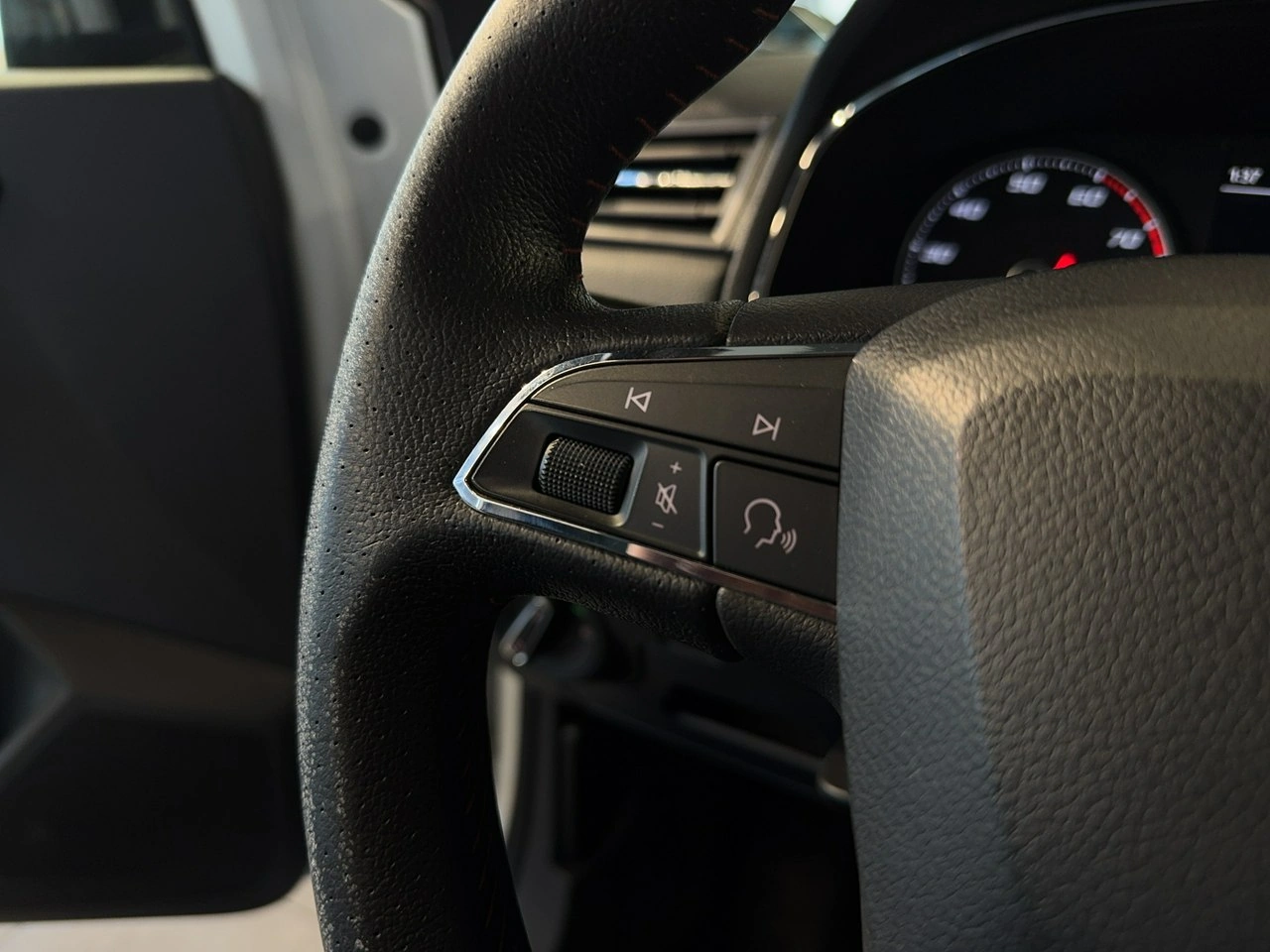 Seat Arona - Zdjęcie 15