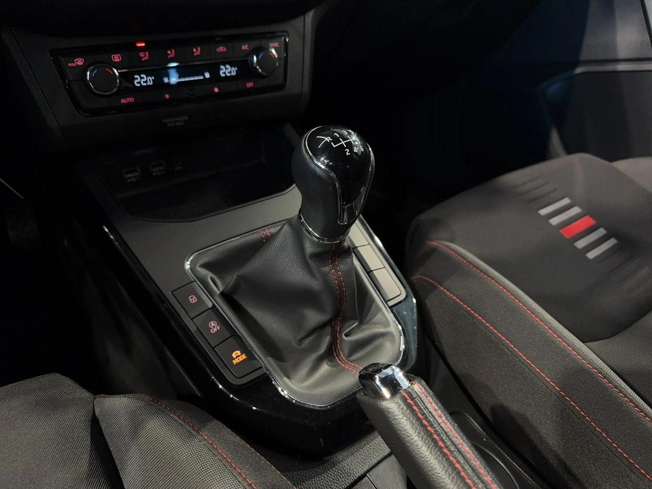 Seat Arona - Zdjęcie 20