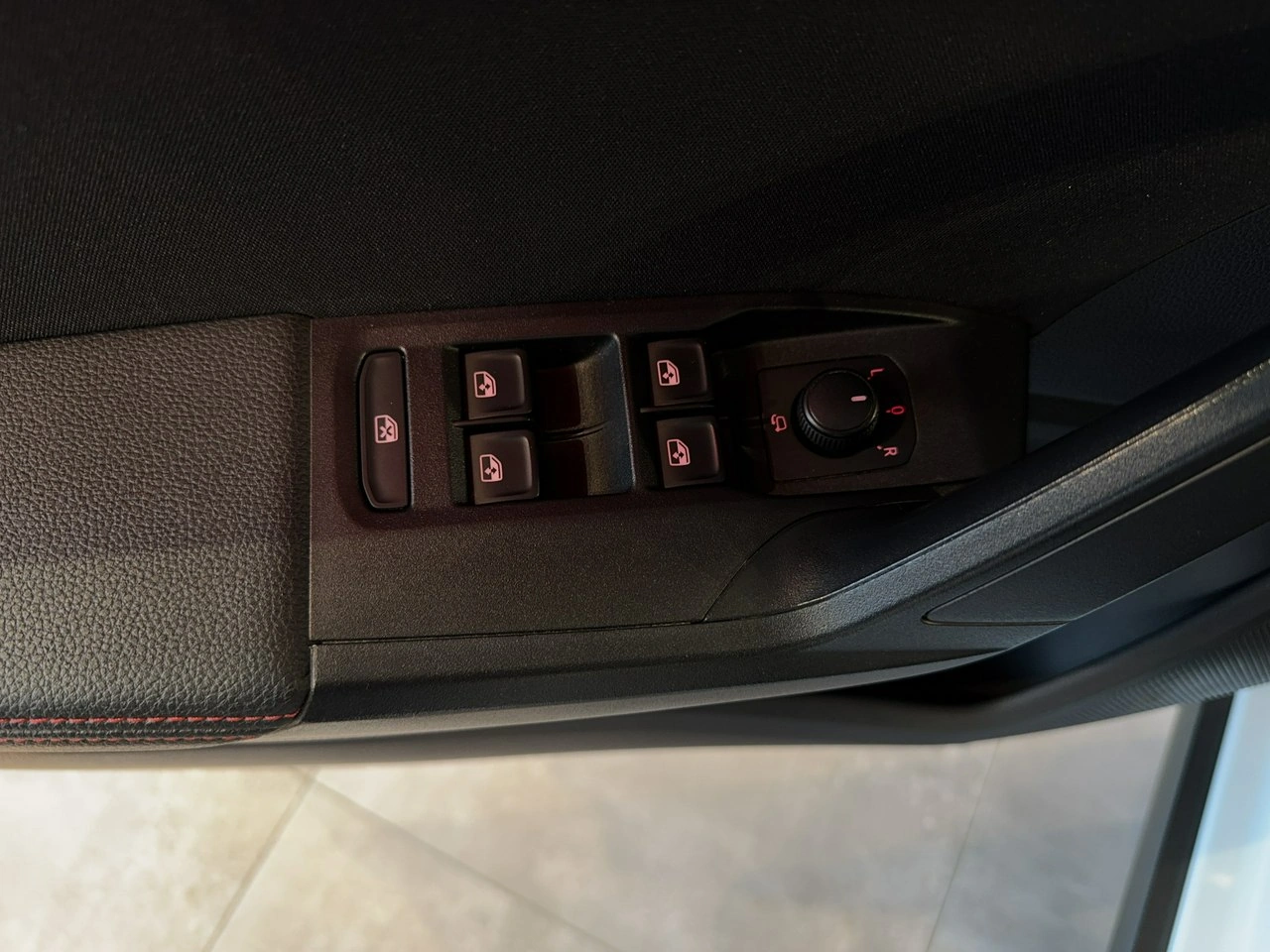 Seat Arona - Zdjęcie 21