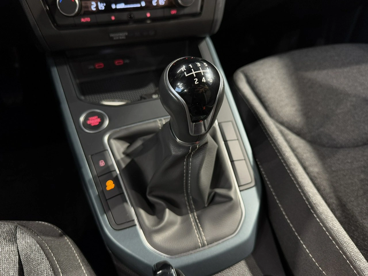 Seat Arona - Zdjęcie 16