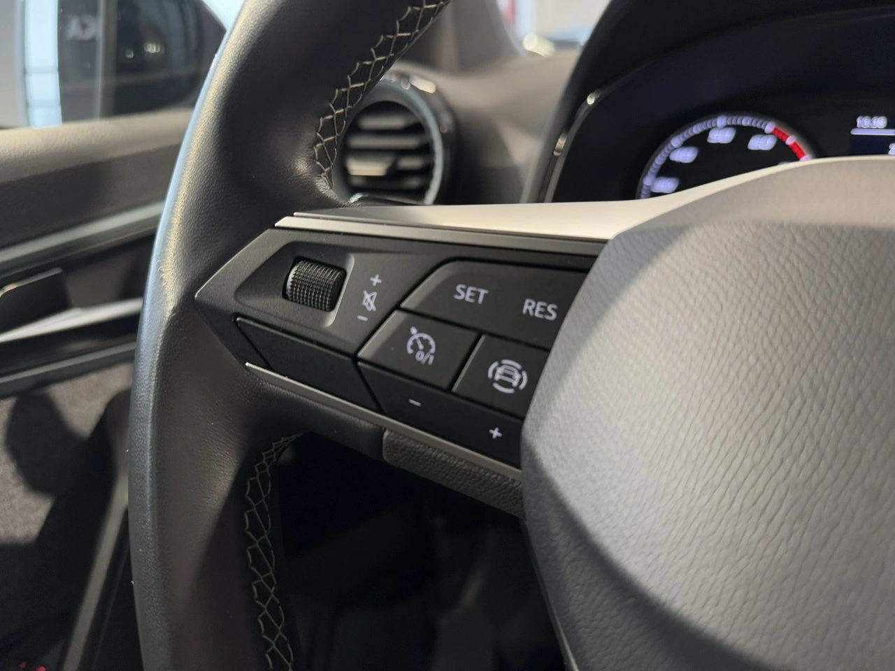 Seat Arona - Zdjęcie 23