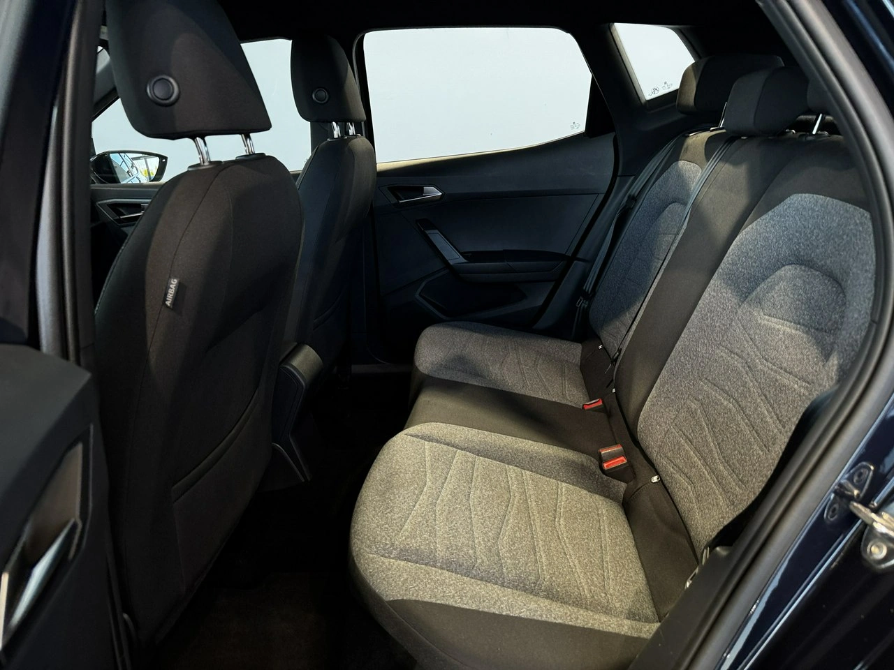 Seat Arona - Zdjęcie 12