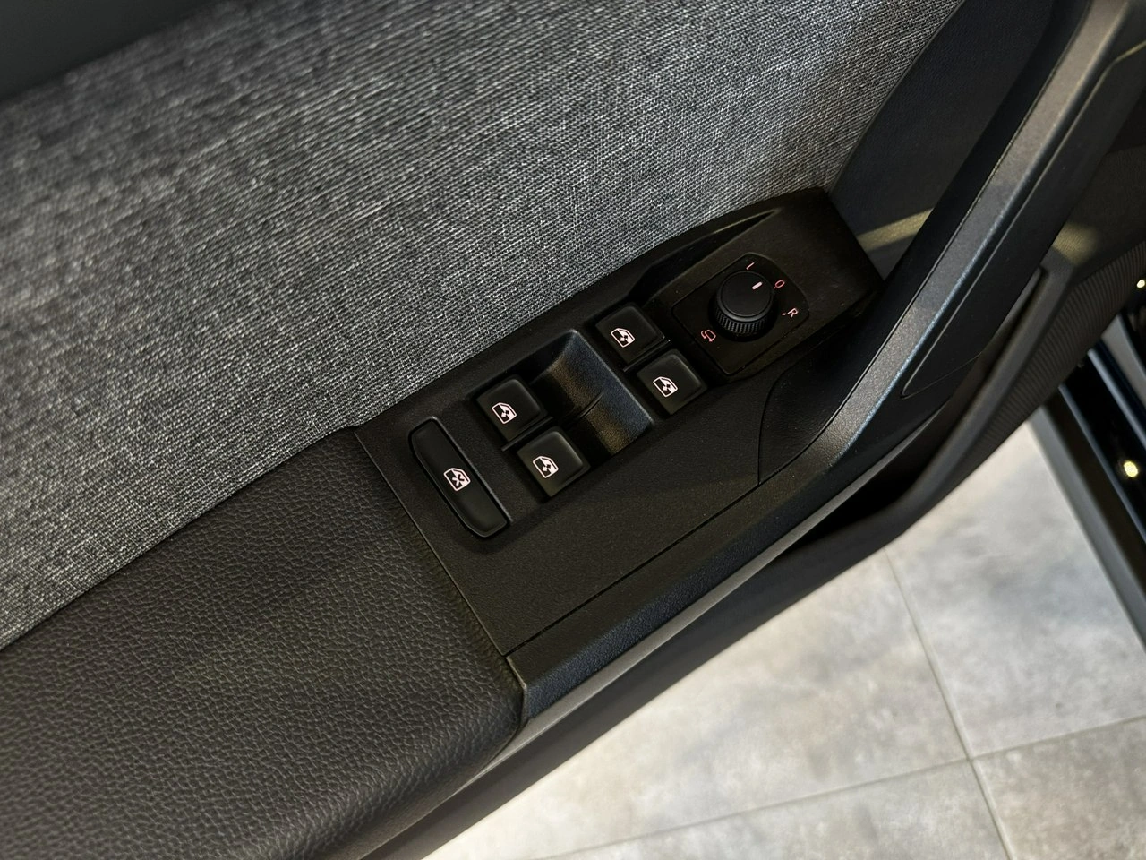 Seat Arona - Zdjęcie 14