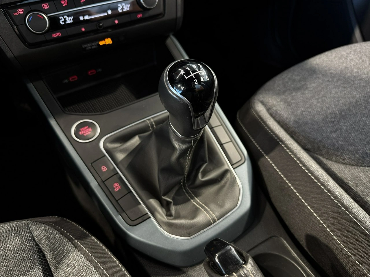 Seat Arona - Zdjęcie 23