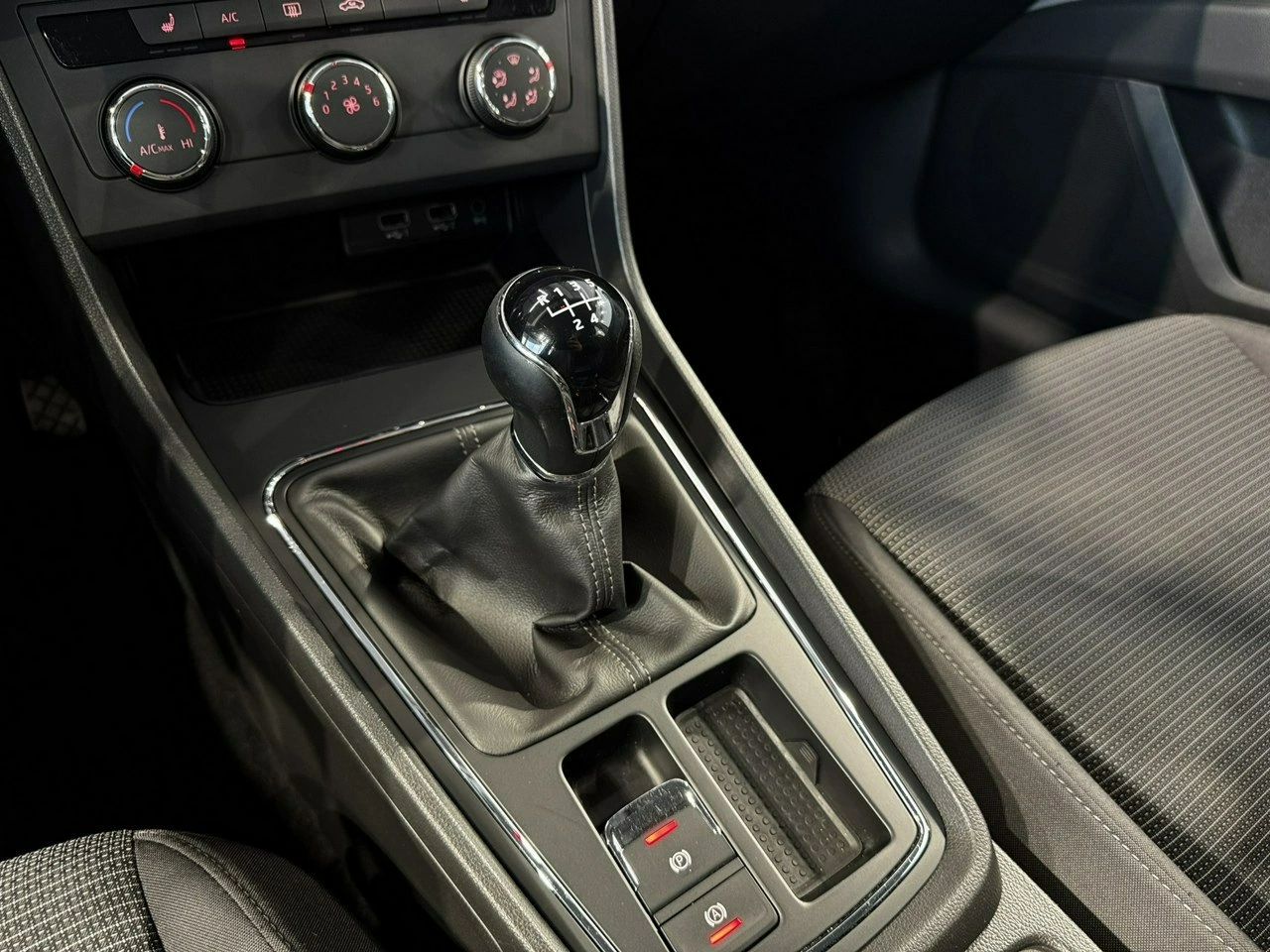 Seat Leon - Zdjęcie 19