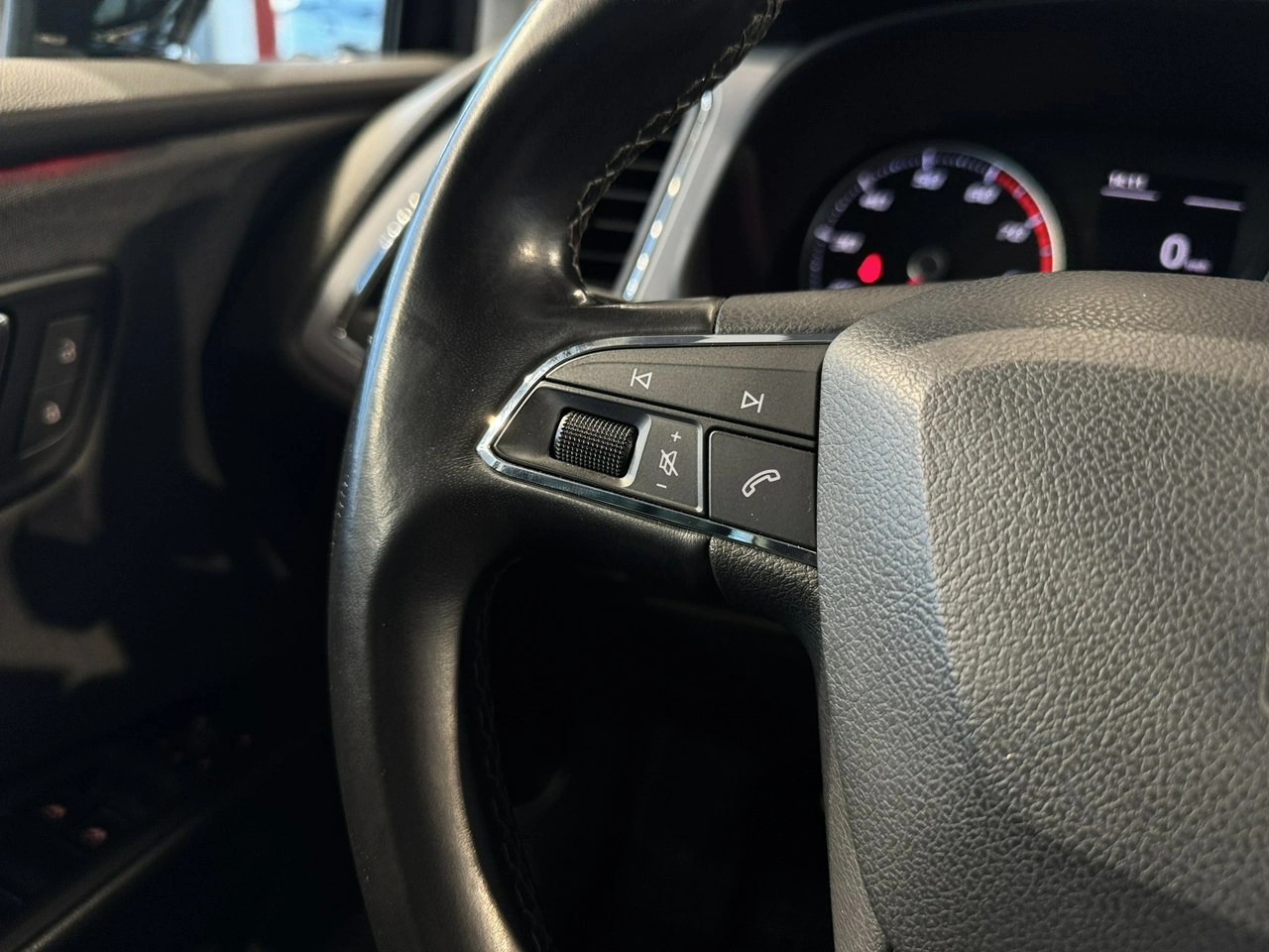 Seat Leon - Zdjęcie 18