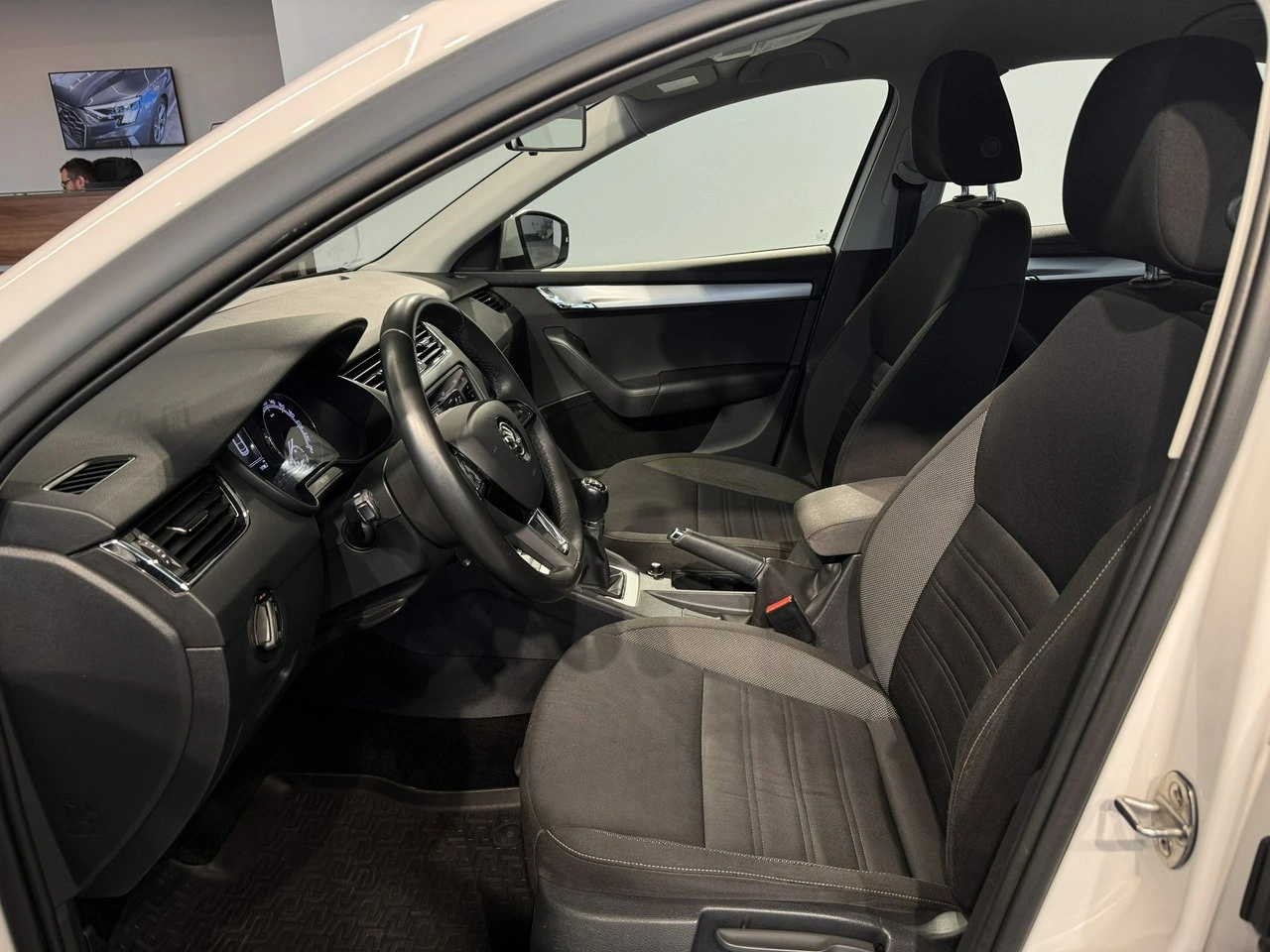 Skoda Octavia - Zdjęcie 13