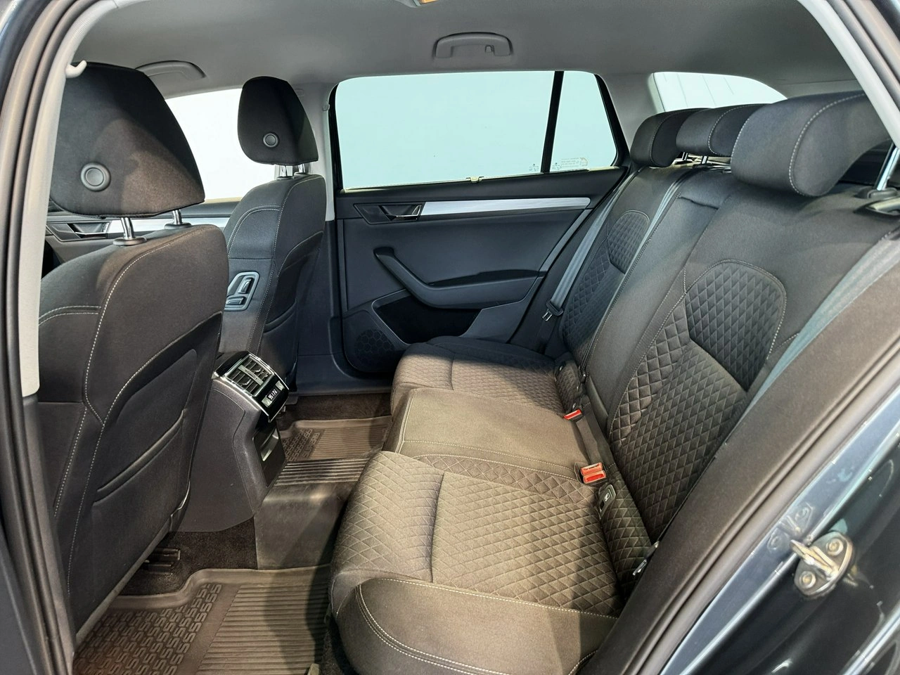 Skoda Superb - Zdjęcie 14