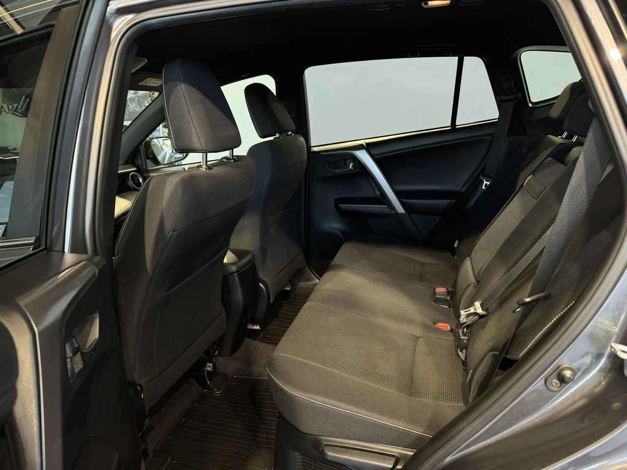 Toyota RAV-4 - Zdjęcie 14