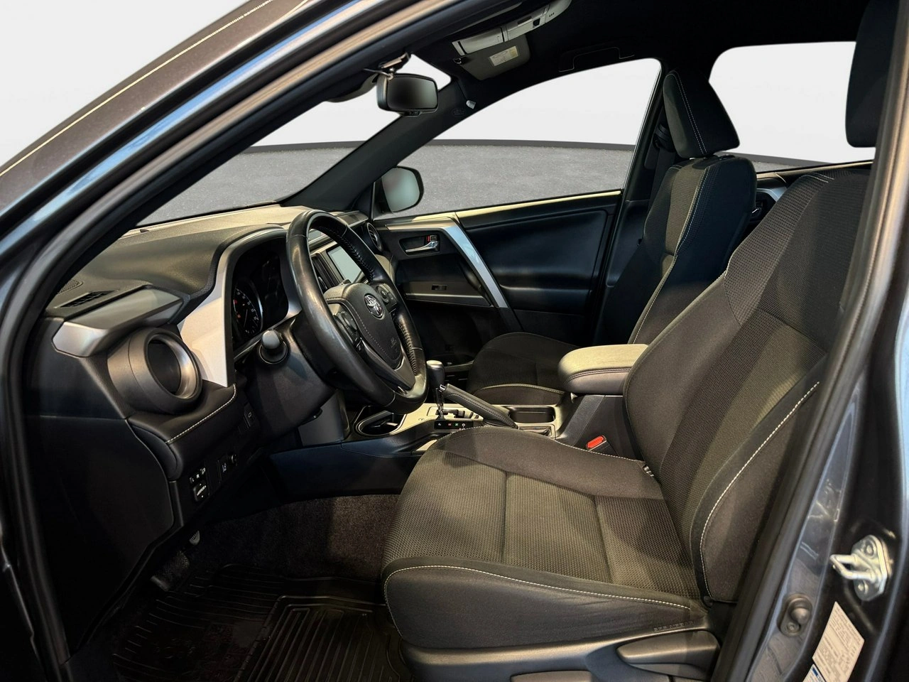 Toyota RAV-4 - Zdjęcie 15