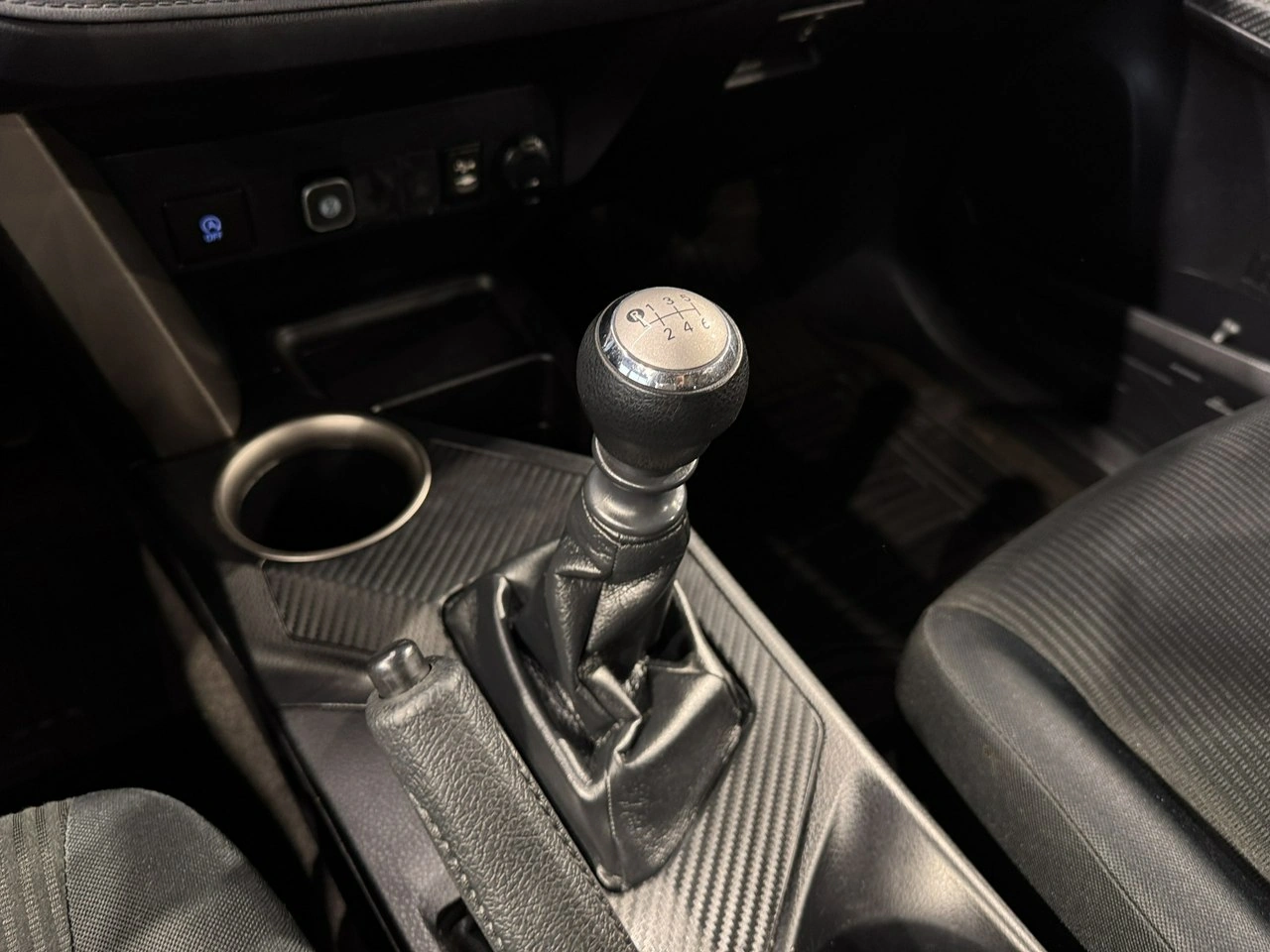 Toyota RAV-4 - Zdjęcie 22