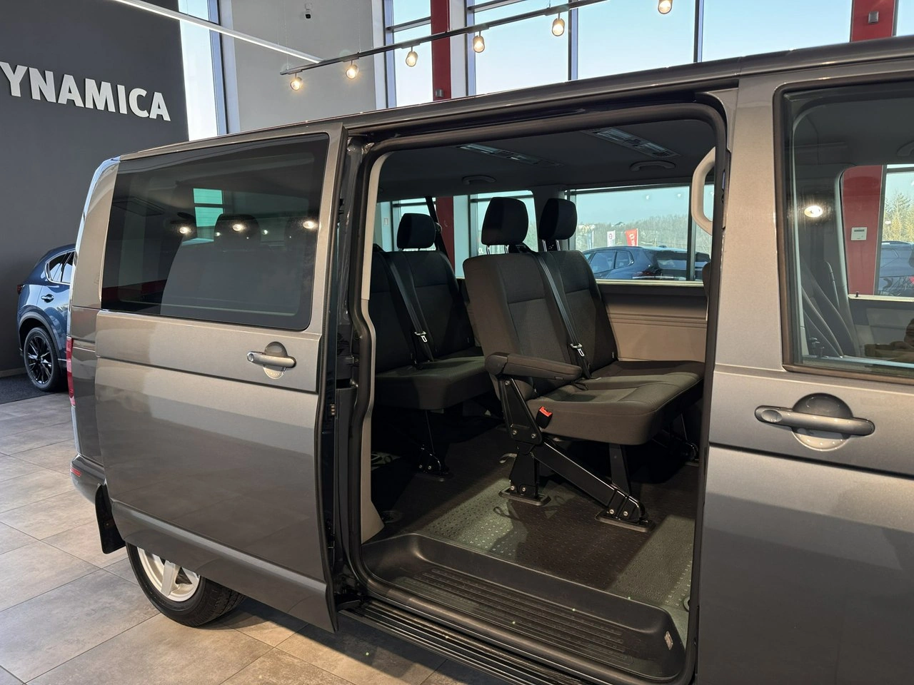 Volkswagen Caravelle - Zdjęcie 9