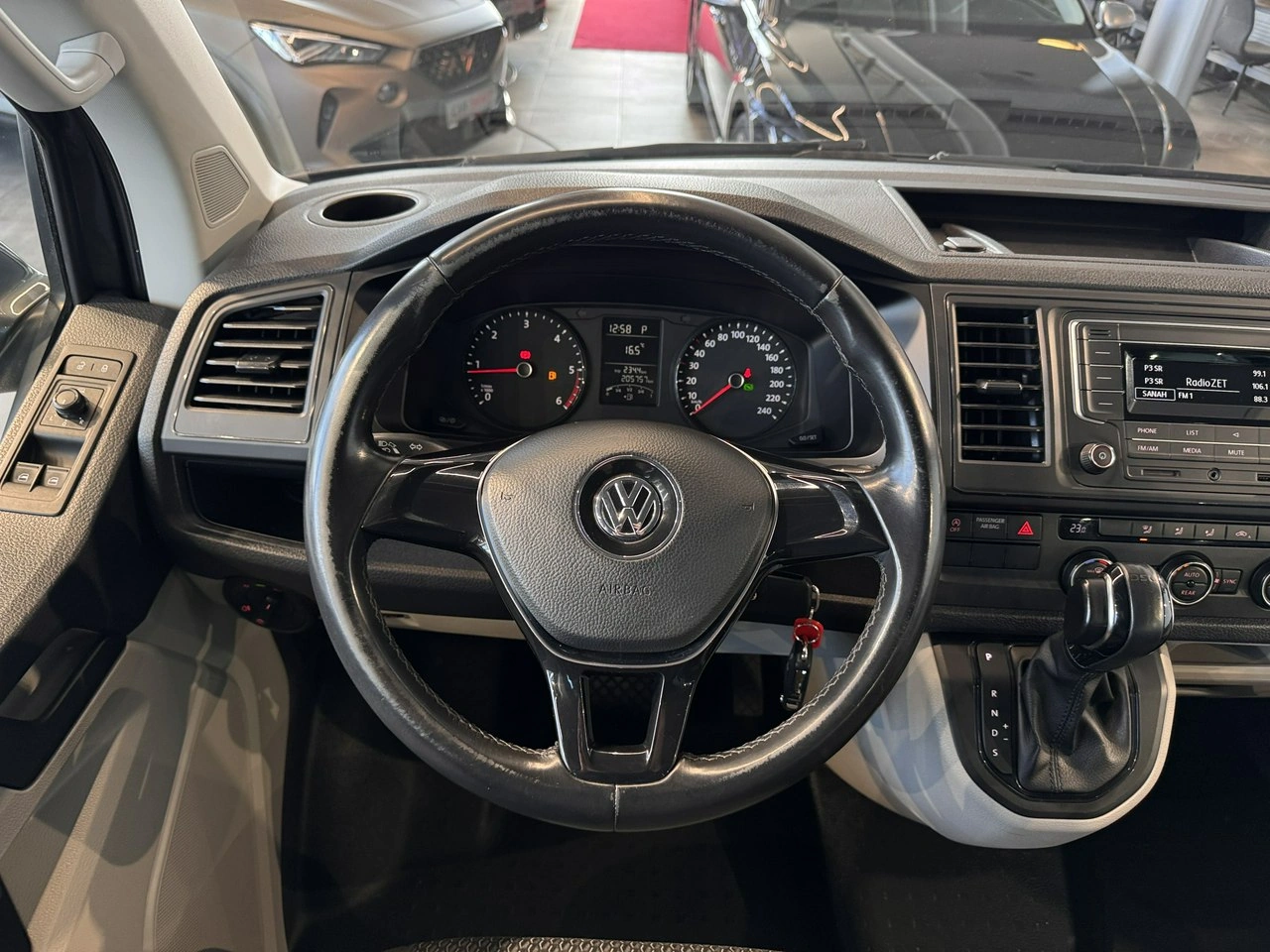 Volkswagen Caravelle - Zdjęcie 16