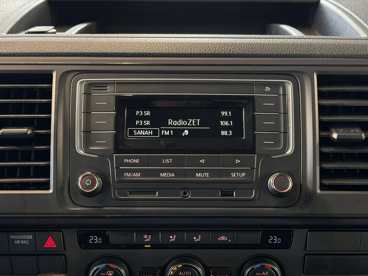 Volkswagen Caravelle - Zdjęcie 18