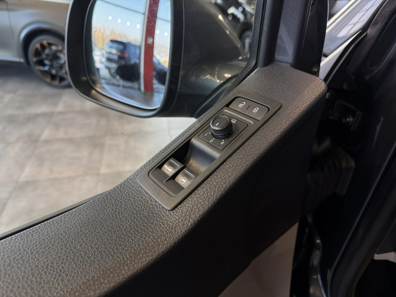 Volkswagen Caravelle - Zdjęcie 21