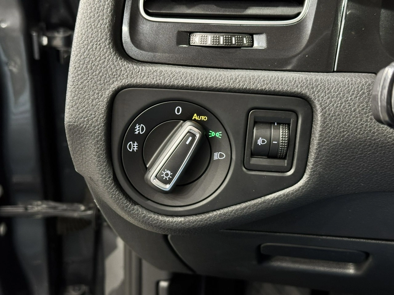 Volkswagen Golf - Zdjęcie 16