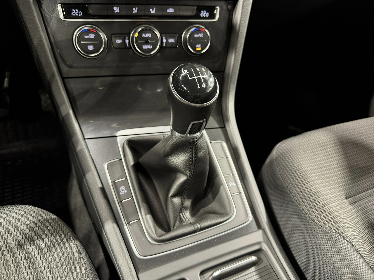 Volkswagen Golf - Zdjęcie 24