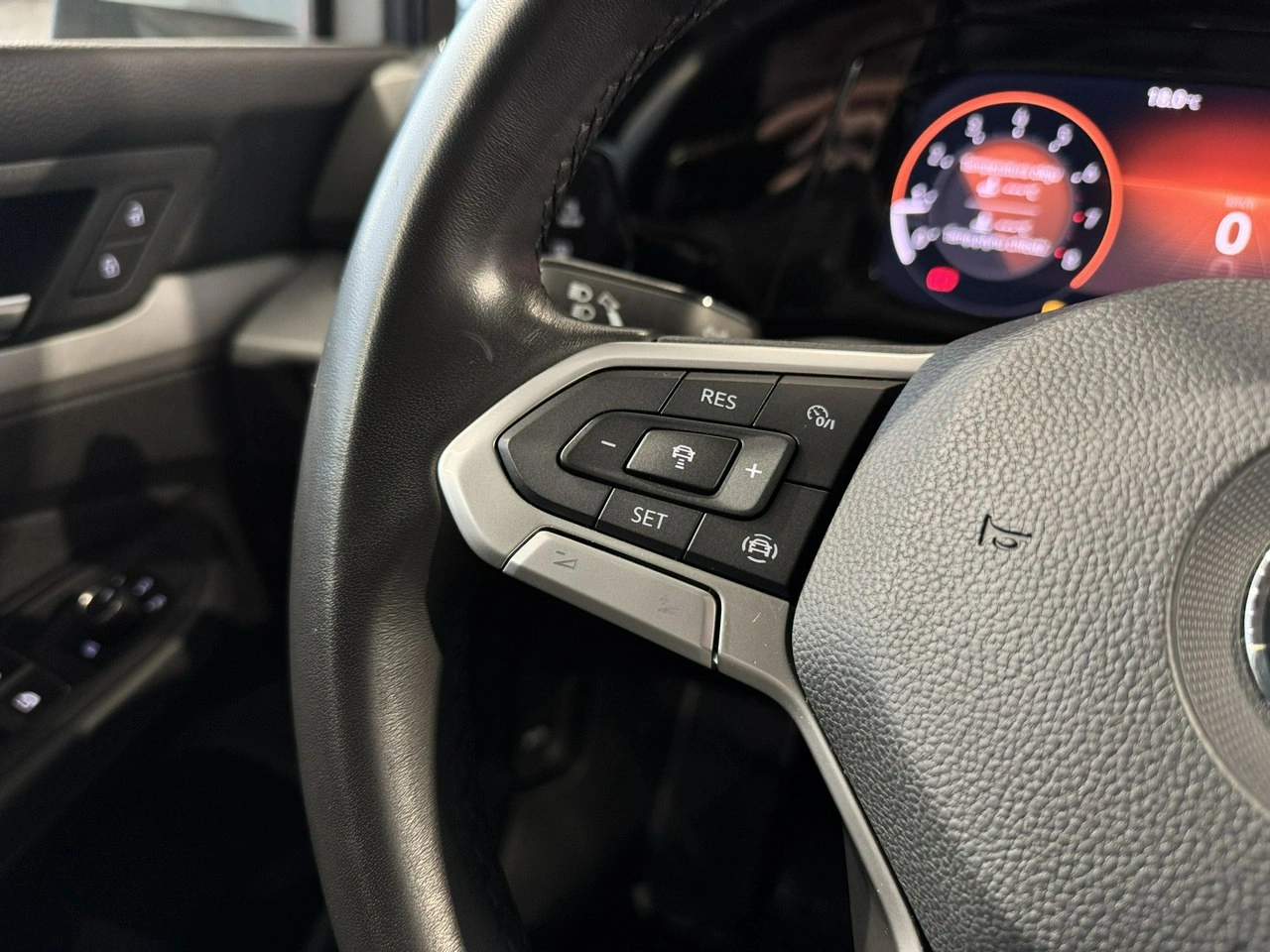 Volkswagen Golf - Zdjęcie 18