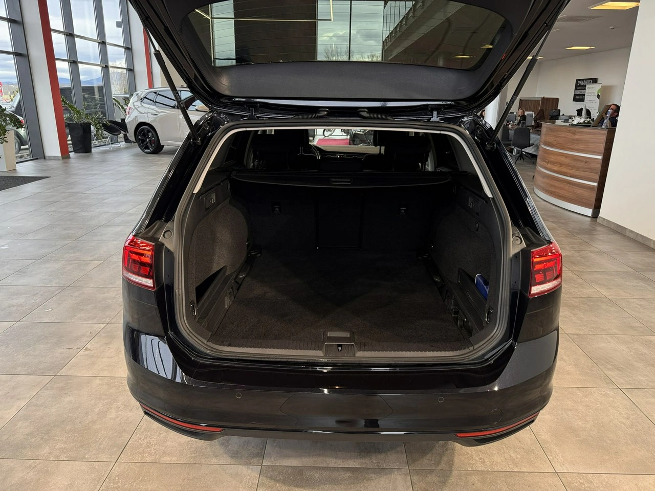 Volkswagen Passat - Zdjęcie 11