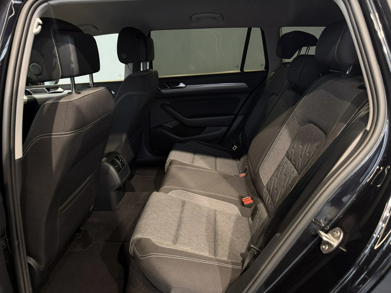 Volkswagen Passat - Zdjęcie 12