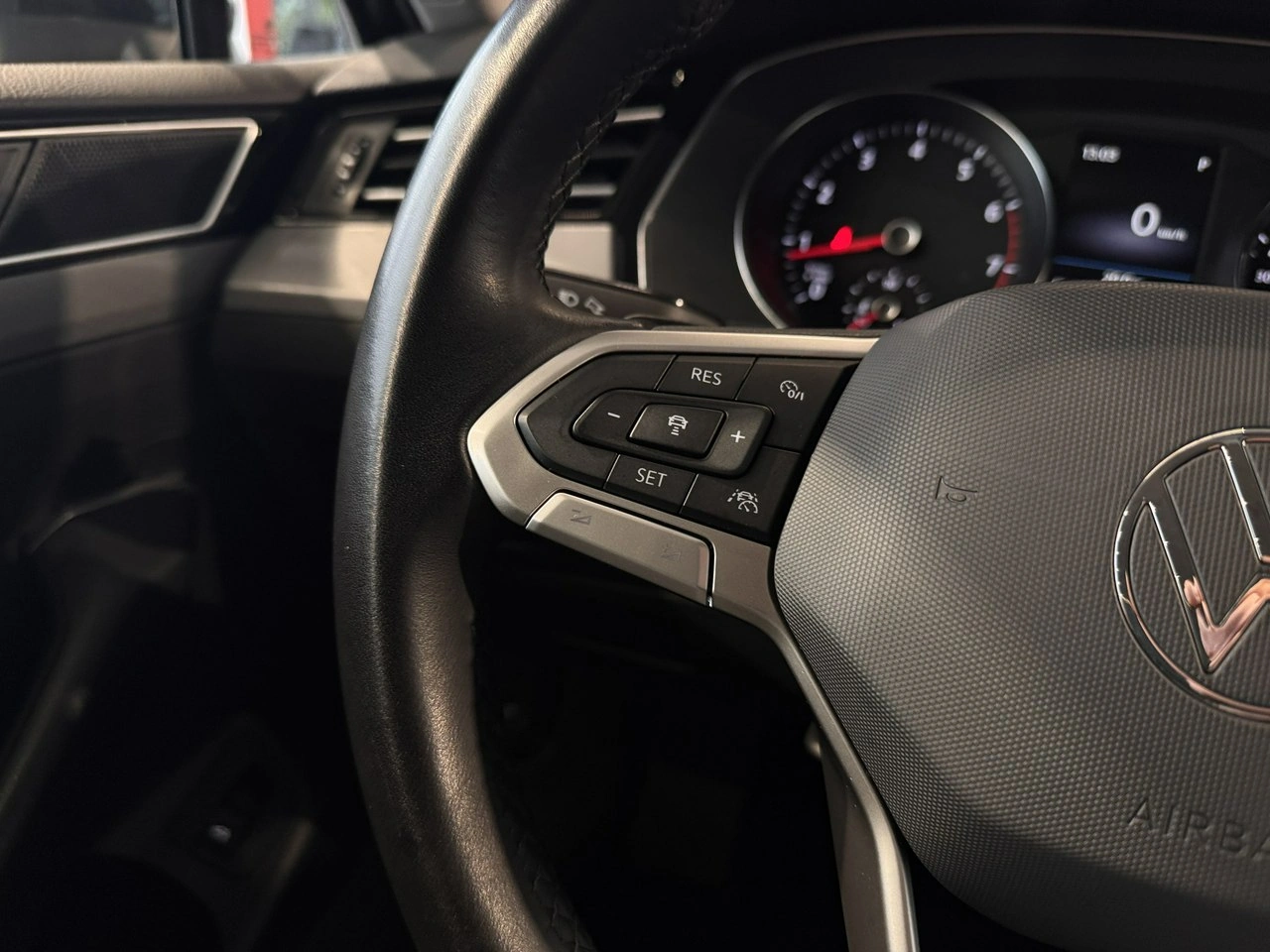 Volkswagen Passat - Zdjęcie 18