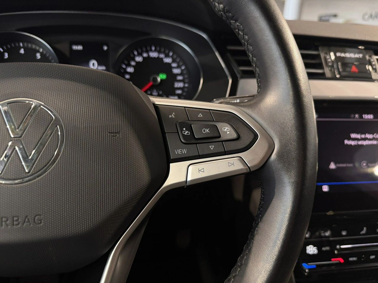 Volkswagen Passat - Zdjęcie 19