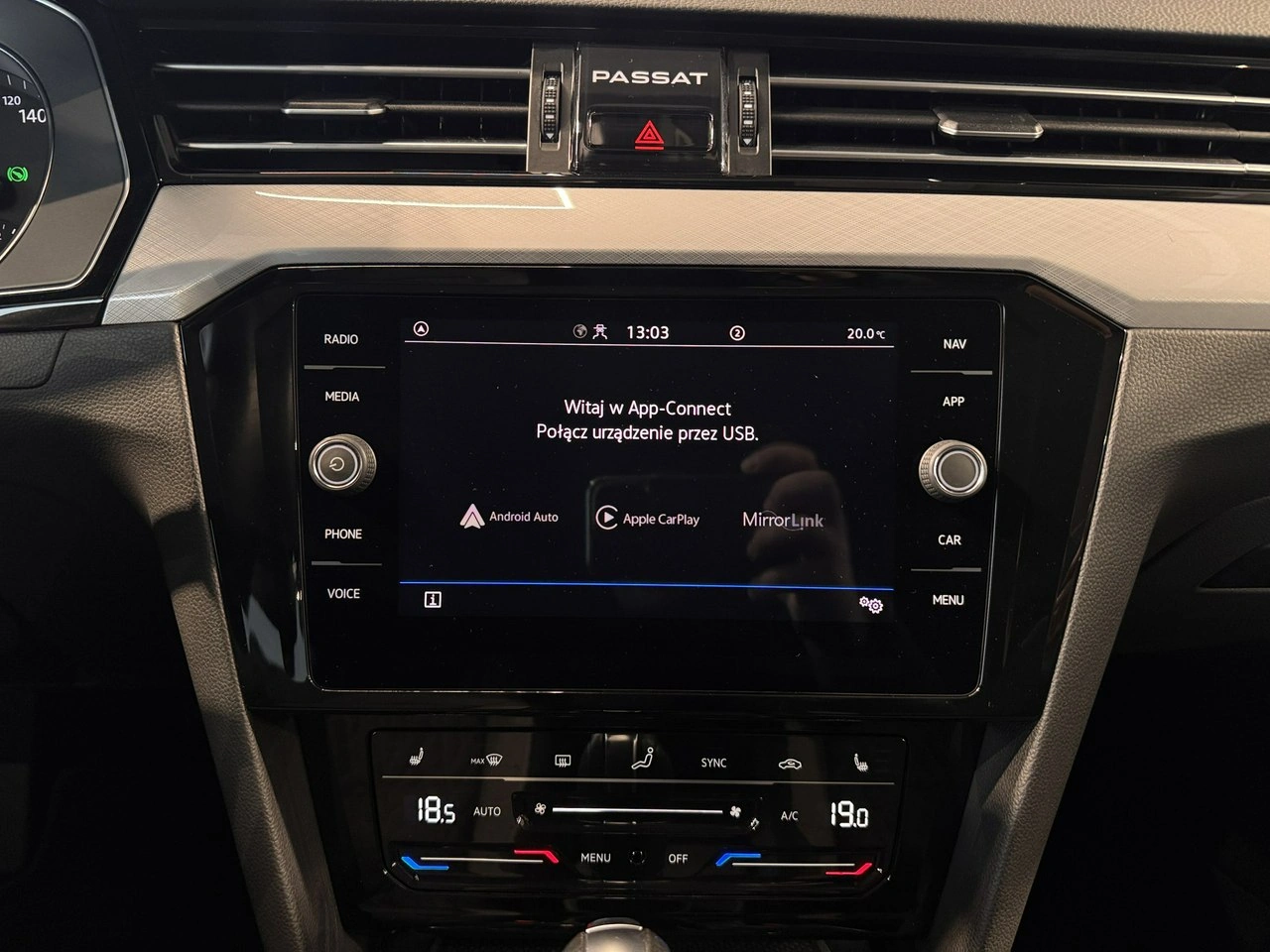 Volkswagen Passat - Zdjęcie 21