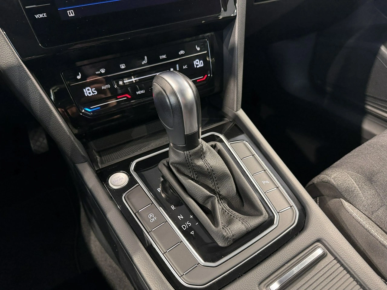 Volkswagen Passat - Zdjęcie 23