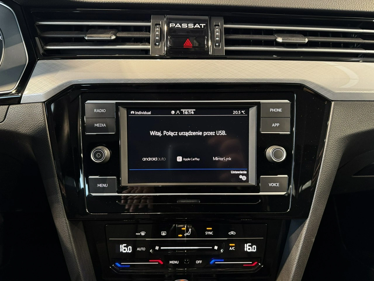 Volkswagen Passat - Zdjęcie 22