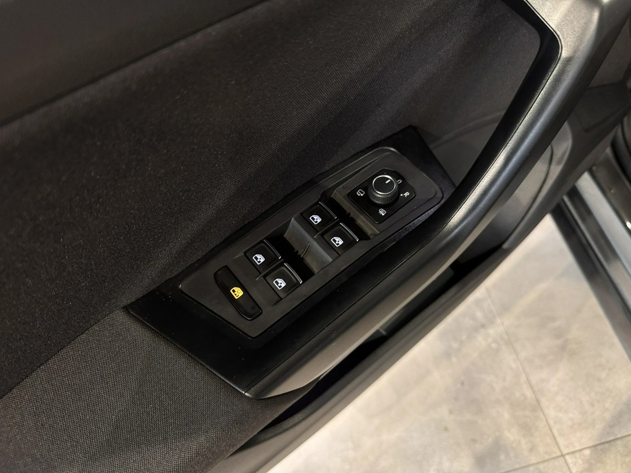 Volkswagen T-Roc - Zdjęcie 25