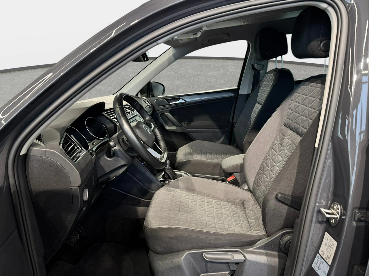 Volkswagen Tiguan - Zdjęcie 13