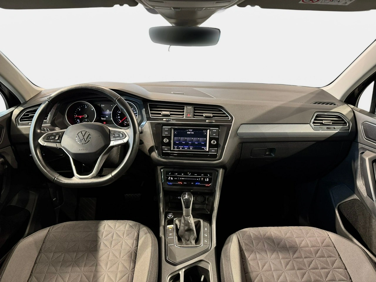 Volkswagen Tiguan - Zdjęcie 16