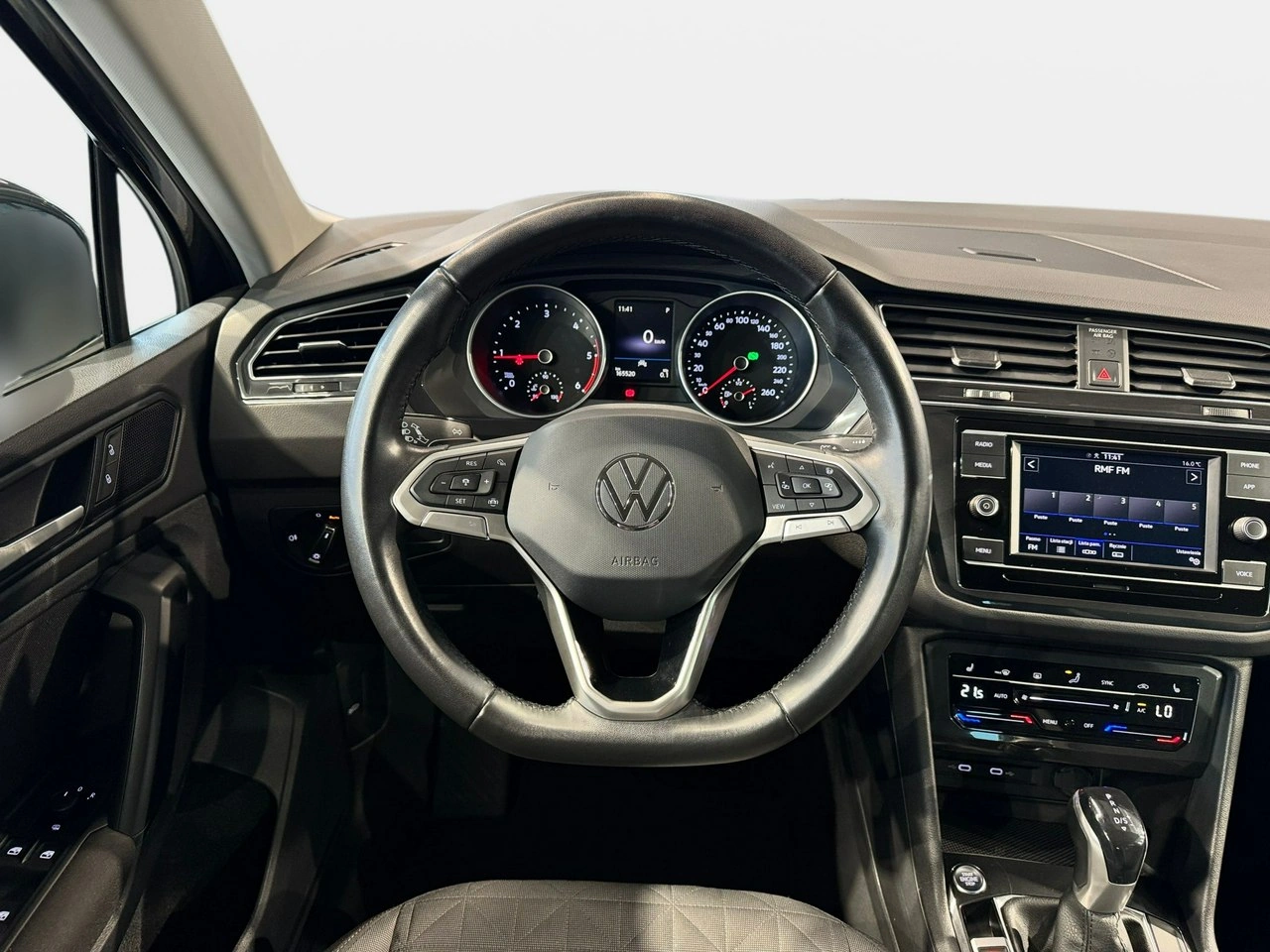 Volkswagen Tiguan - Zdjęcie 17