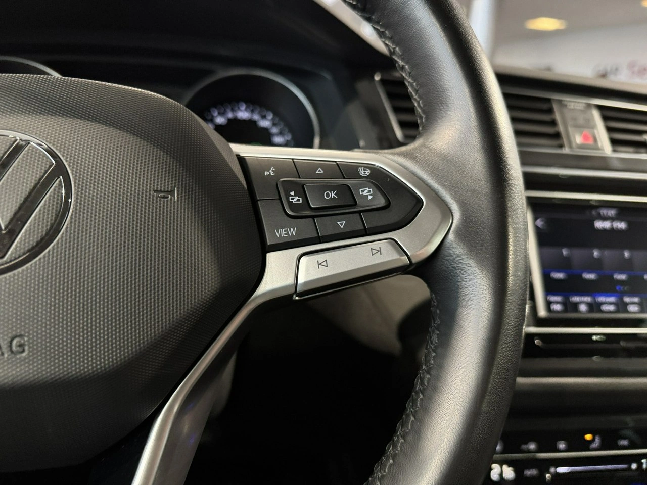 Volkswagen Tiguan - Zdjęcie 19