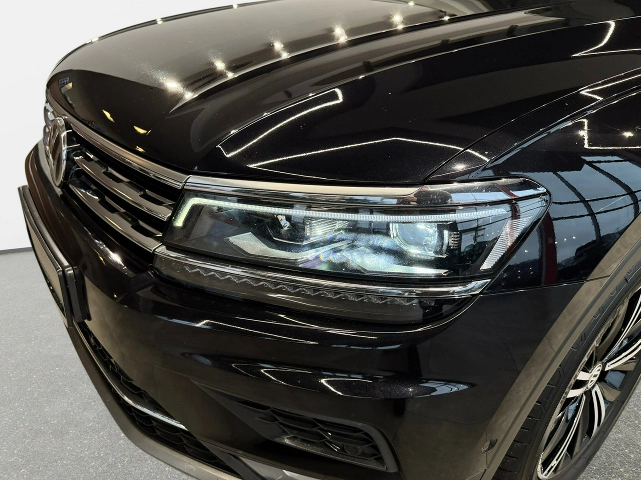 Volkswagen Tiguan - Zdjęcie 8