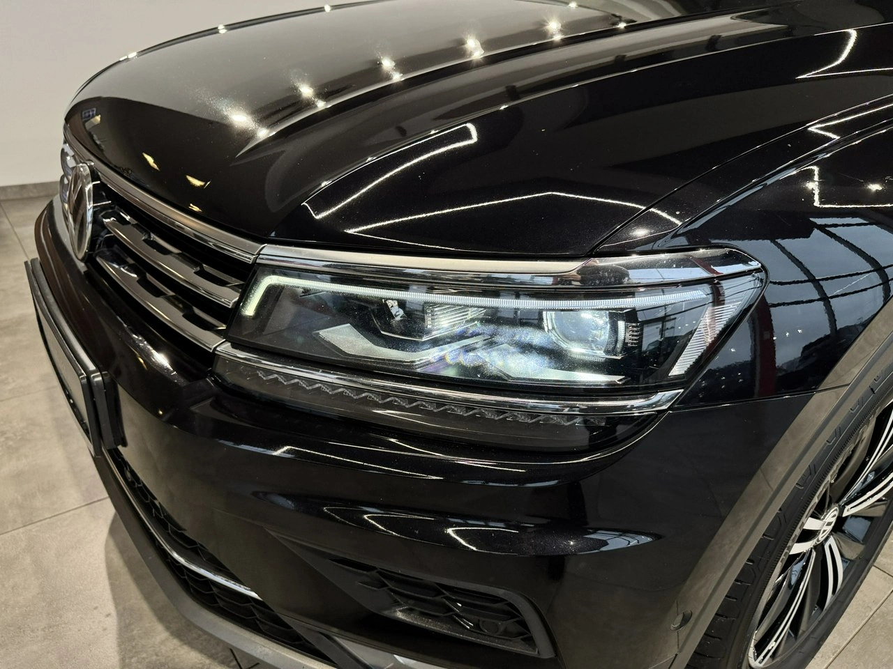 Volkswagen Tiguan - Zdjęcie 12