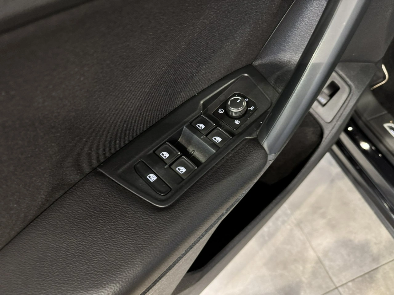 Volkswagen Tiguan - Zdjęcie 16