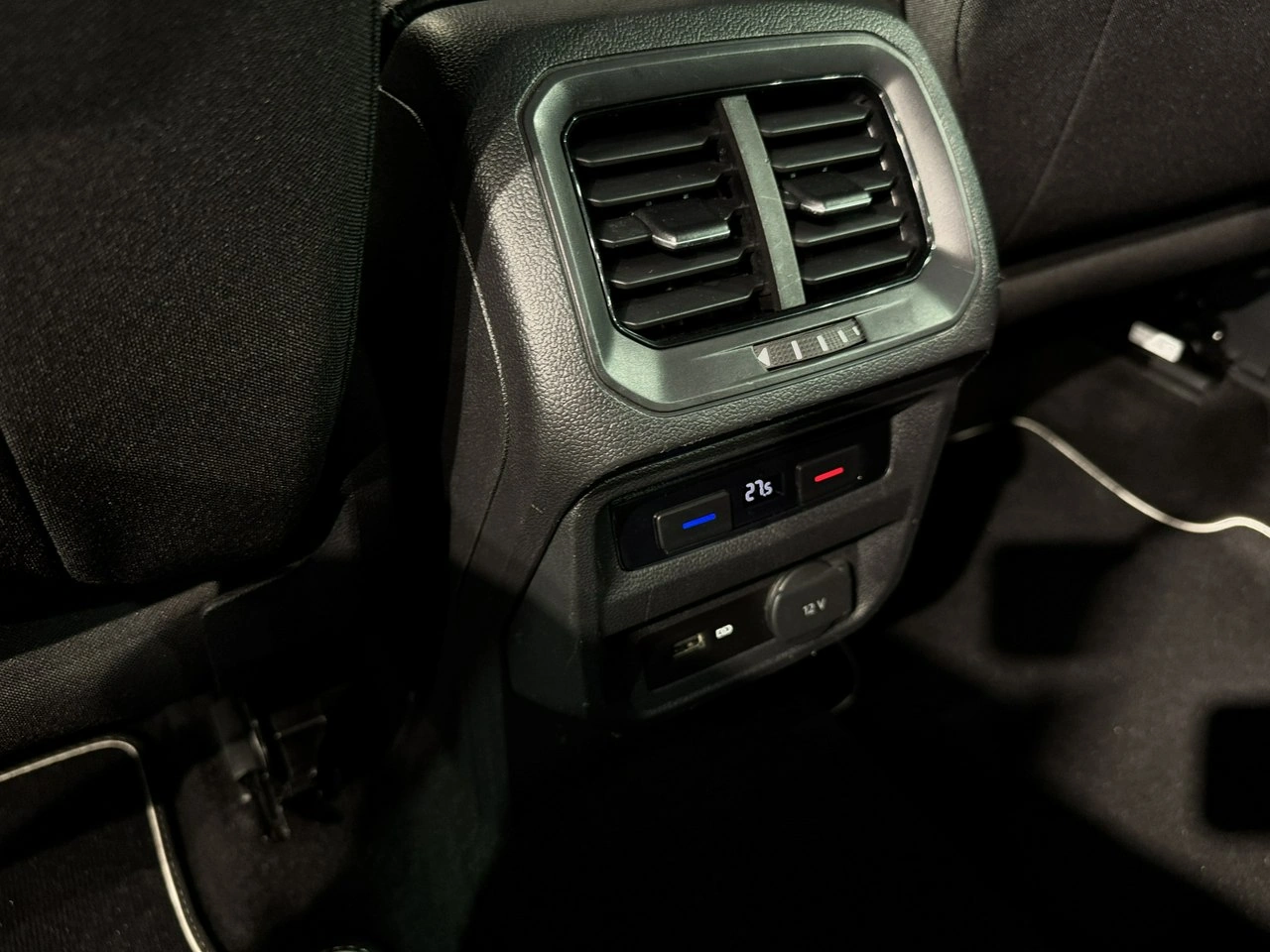 Volkswagen Tiguan - Zdjęcie 18