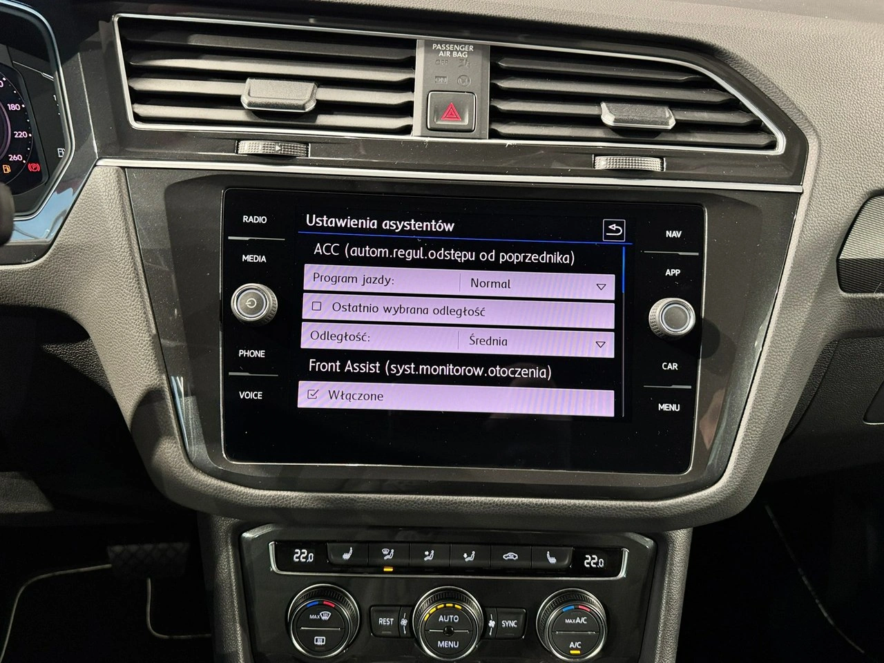 Volkswagen Tiguan - Zdjęcie 30