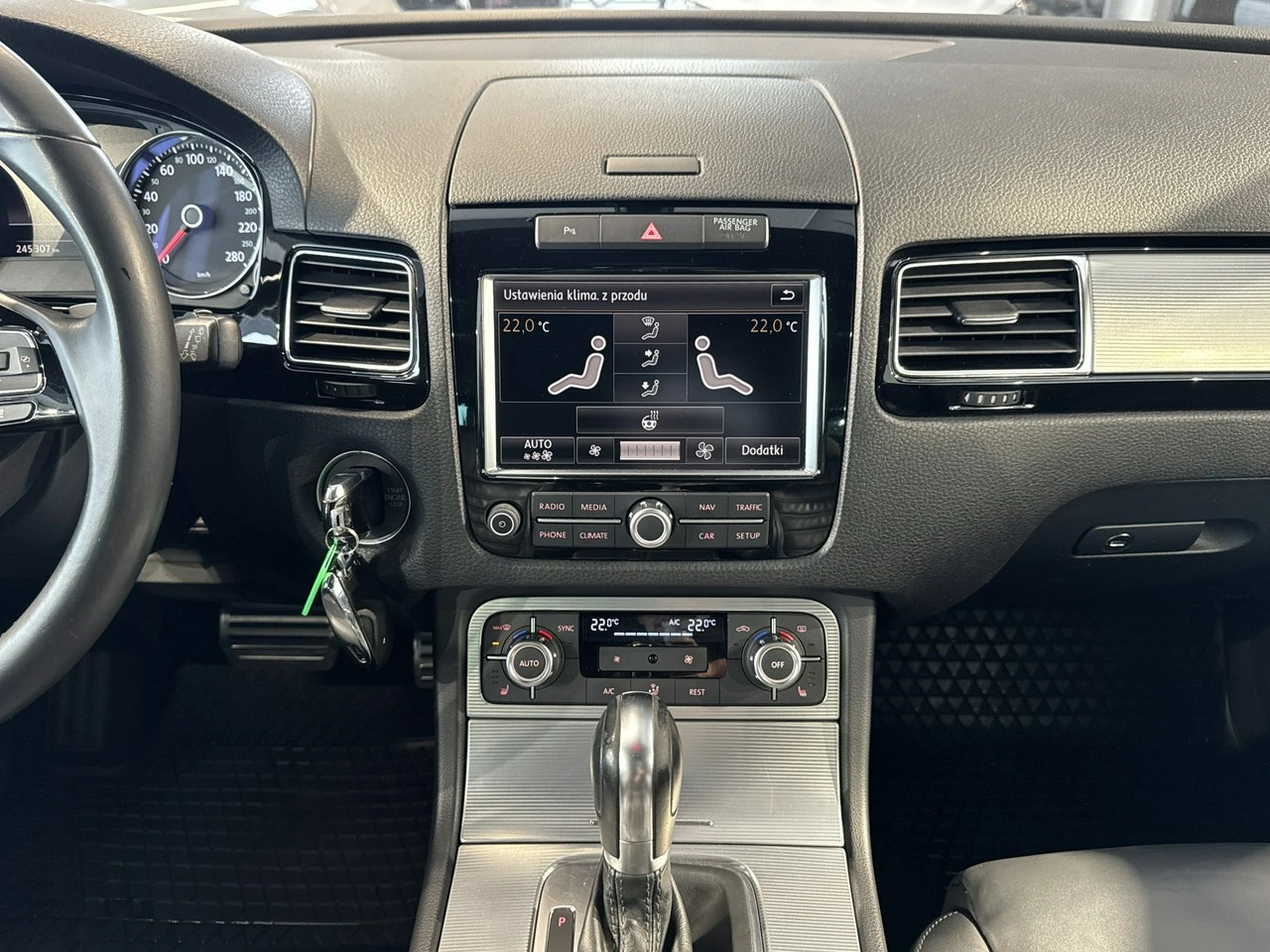 Volkswagen Touareg - Zdjęcie 19