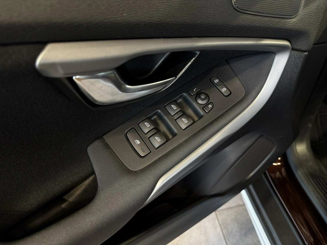 Volvo V40 Cross Country - Zdjęcie 14