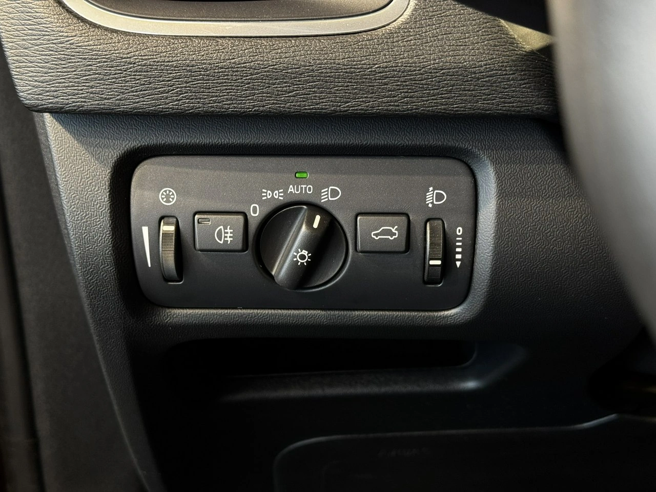 Volvo V40 Cross Country - Zdjęcie 15