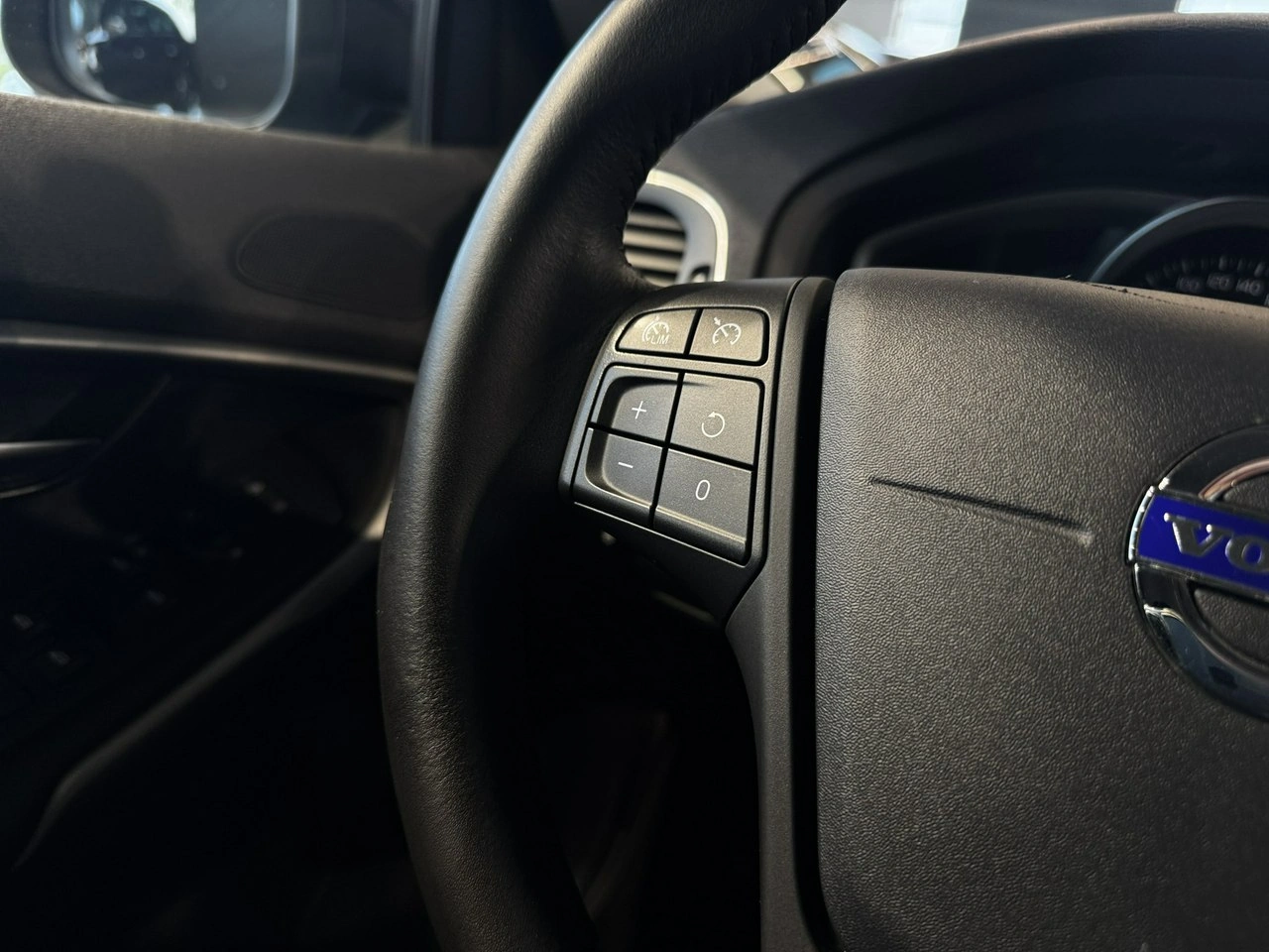 Volvo V40 Cross Country - Zdjęcie 18